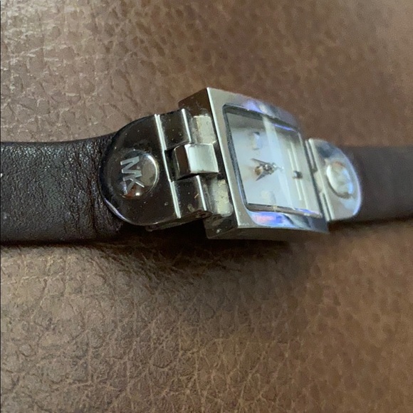 Stainless steel MK square watch - Picture 2 of 3